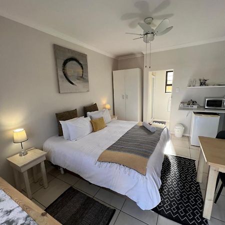 10 On Beresford Hotel East London Ngoại thất bức ảnh