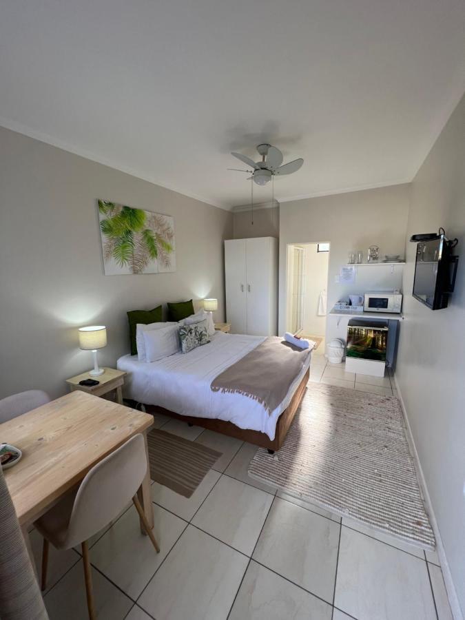 10 On Beresford Hotel East London Ngoại thất bức ảnh