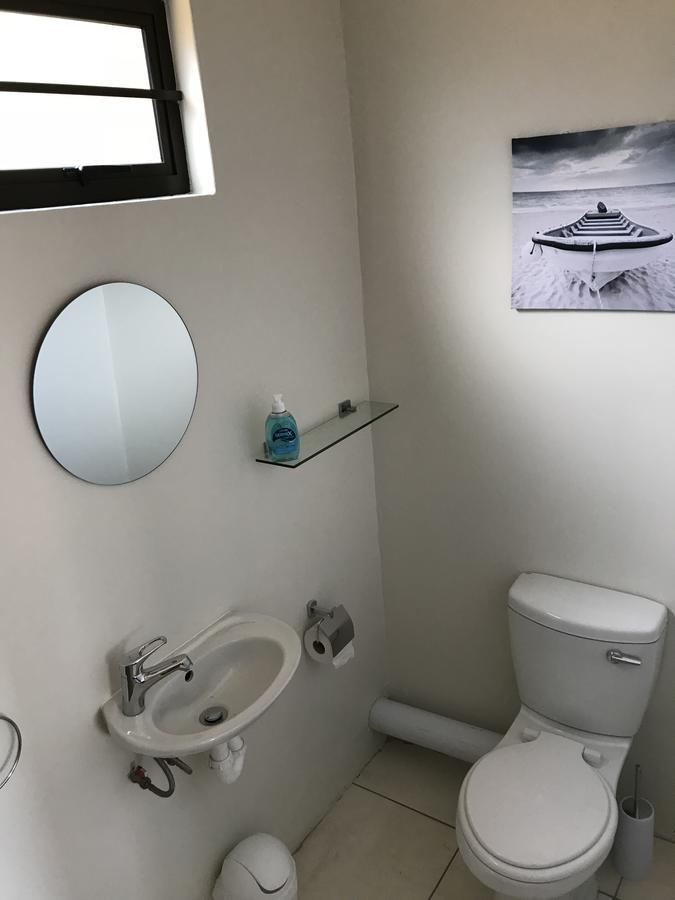 10 On Beresford Hotel East London Ngoại thất bức ảnh